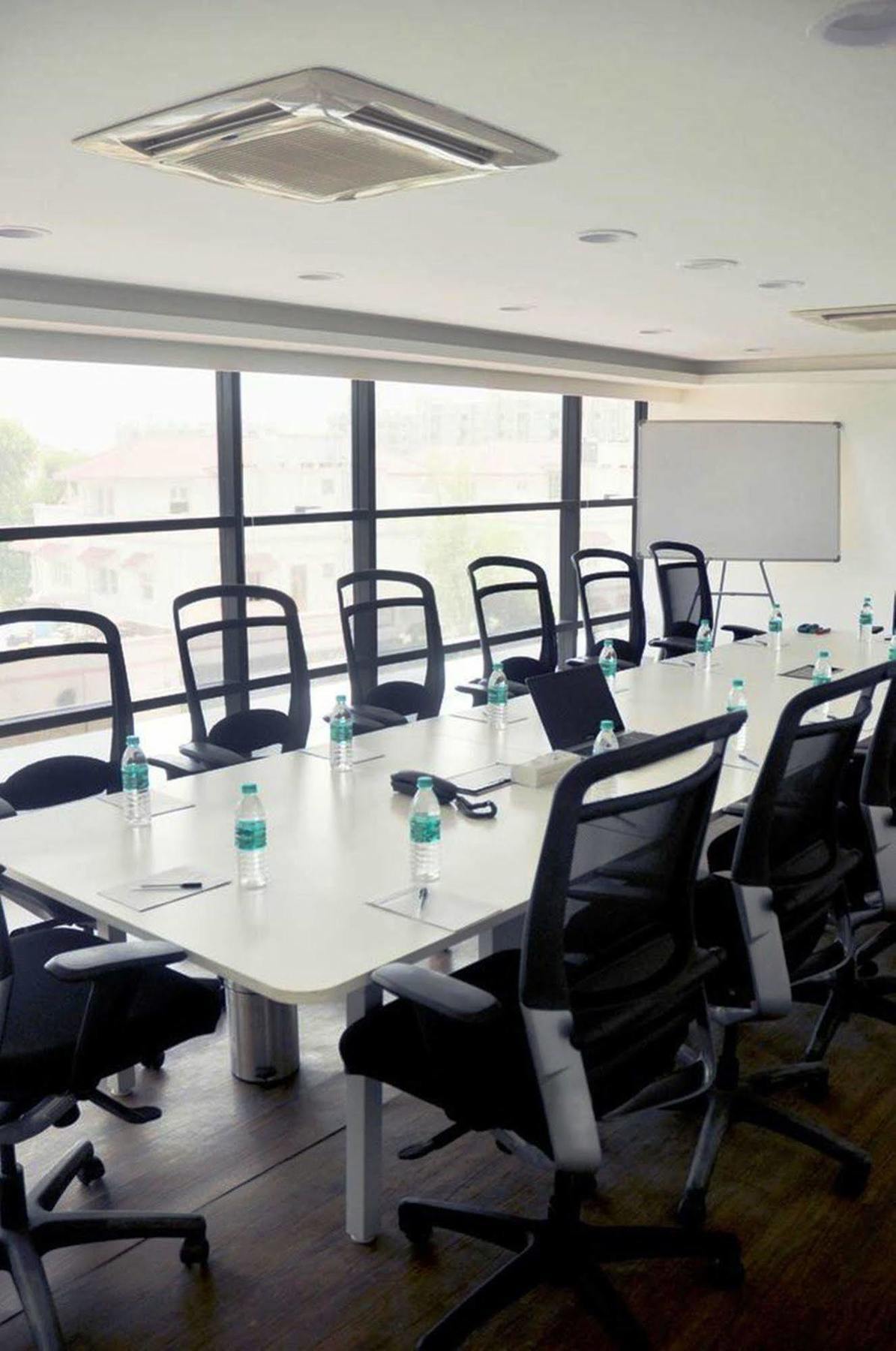 Hotel Mango Tune Ahmedabad